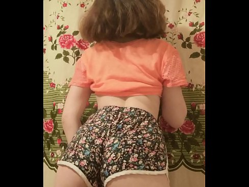 ❤️ Секси младо бебе кое ги соблекува шорцевите пред камера ️ Анално видео кај нас ❤