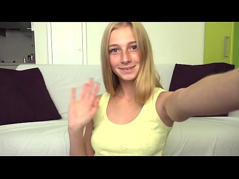 ❤️ Кога ми е досадно, мрзеливо мастурбирам со мојата розова пичка ️ Анално видео кај нас ❤